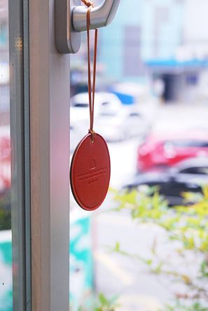 Round Leather Luggage Tag