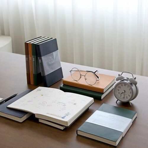 2022 Official Soft Weekly Planner
