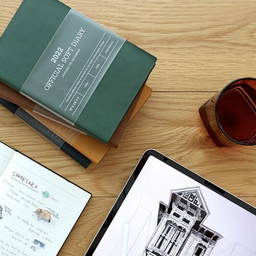 2022 Official Soft Weekly Planner