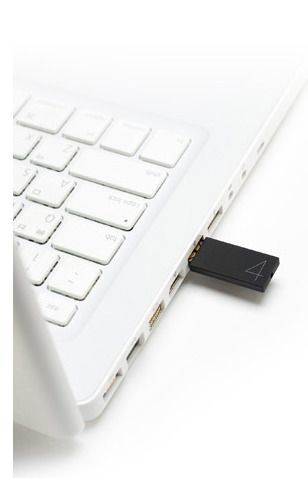 iRiver 2GB Domino USB Memory Stick