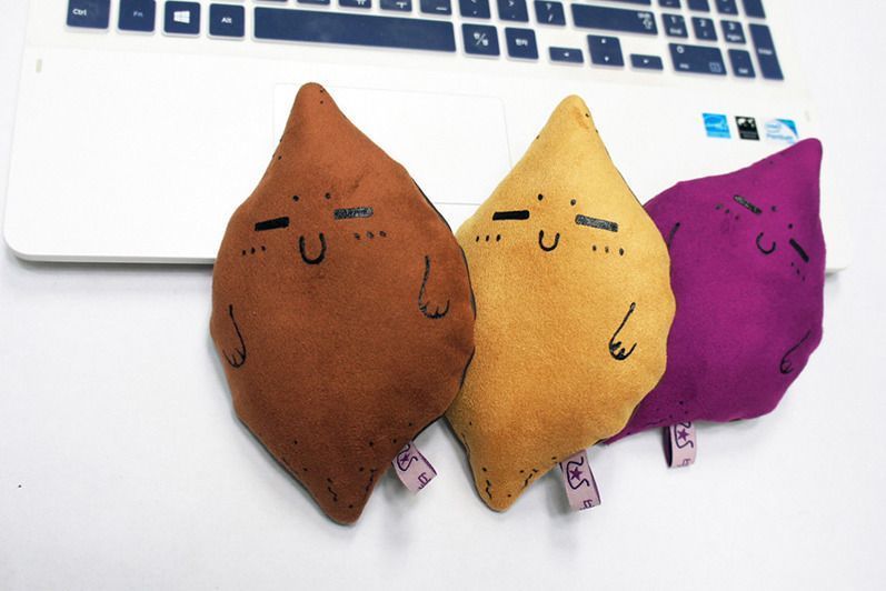 Brown Sweet Potato Mouse Cushion
