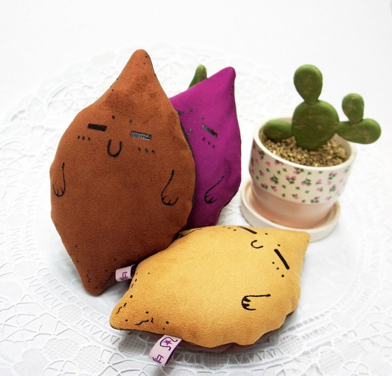 Brown Sweet Potato Mouse Cushion