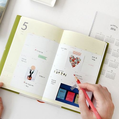 2016 The Medium Daily Log Scheduler