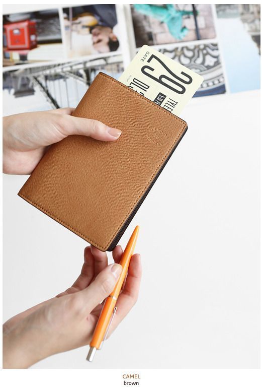 La Route Du Bonheur Passport Case