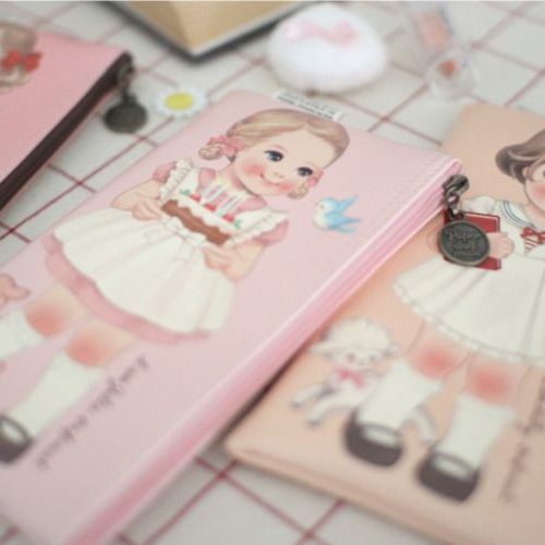 Paper Doll Pouch - Image 23