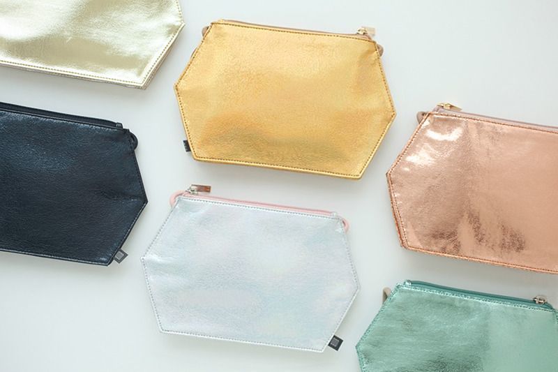 MochiThings: Aurora Metallic Shoulder Bag