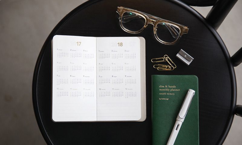 2017 Slim & Handy Monthly Planner