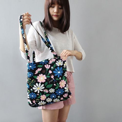 Ooh La La Pattern Shoulder Bag - Image 23