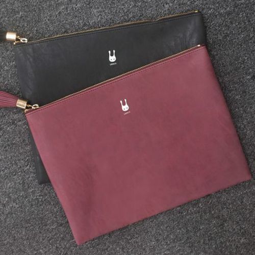 Lookit Tassel Leather Clutch