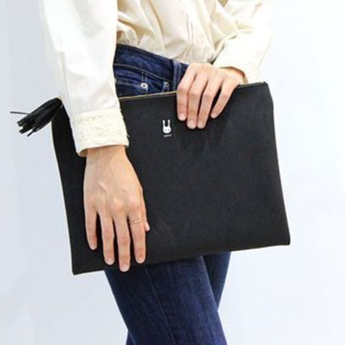 Lookit Tassel Leather Clutch