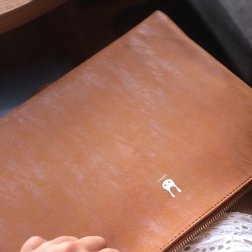 Lookit Tassel Leather Clutch