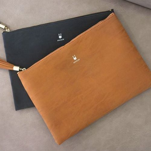 Lookit Tassel Leather Clutch