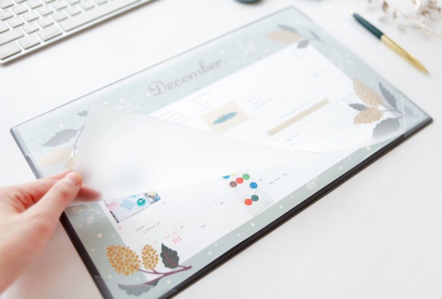 MochiThings: Pour Vous Monthly Desk Pad