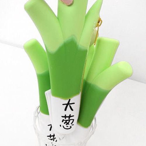 Green Onion Pouch