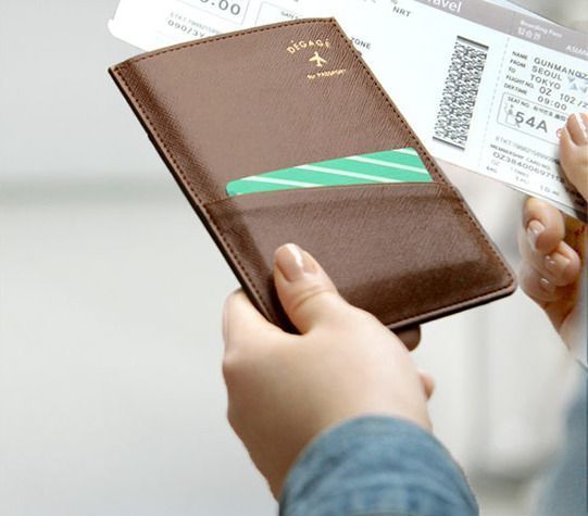 Dégagé Anti Skimming Passport Case