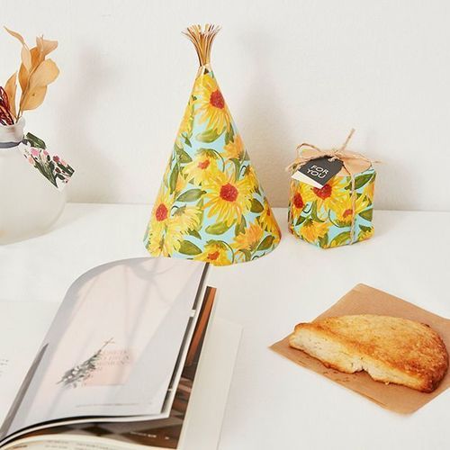 BBH Gift Wrapping Paper Set - Image 17