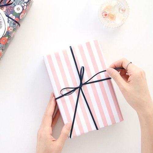 MochiThings Iconic Gift Wrapping Paper Set v2