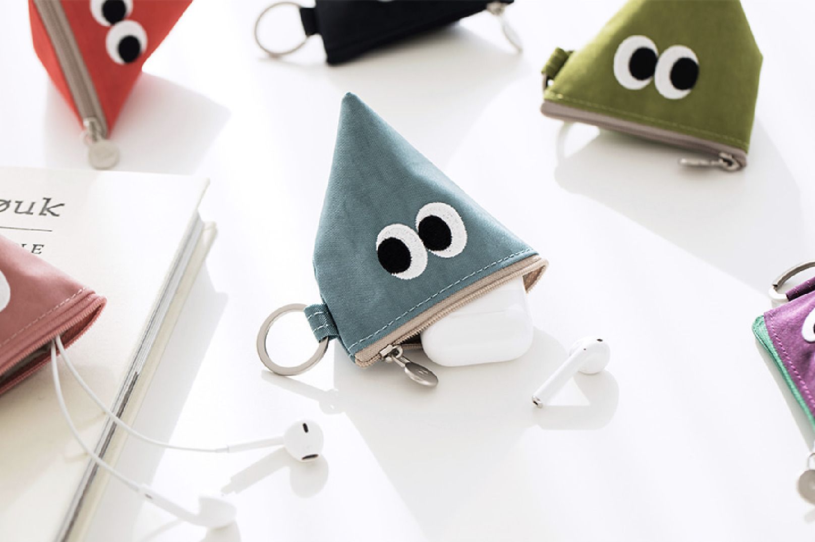 小物 Juemi Hooded Mochi Muffler MochiThings: SOM SOM Earphone Pouch