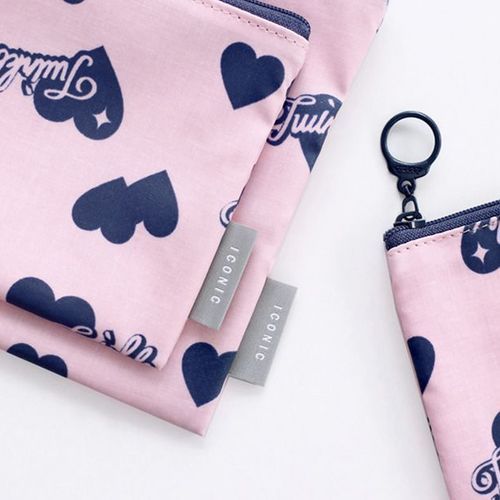Medium Comely Water-resistant Pouch